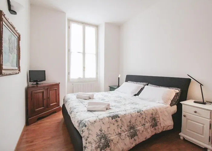 Lario Elegante Apartment *